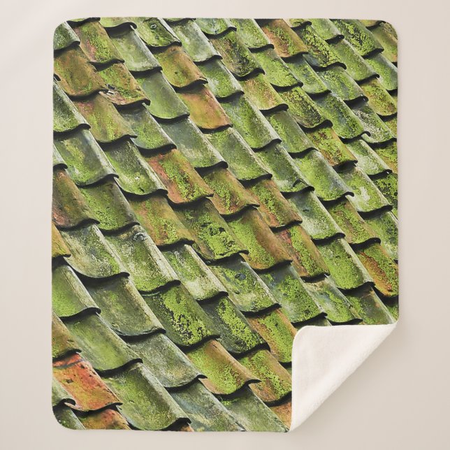 Close-up photo of green shingle roof sherpa blanket (Front)