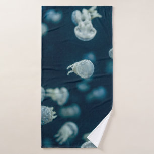 CLOSE-UP PHOTOGRAPHY OF JELLYFISH BATH TOWEL