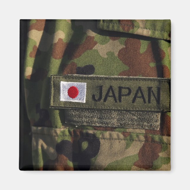 Close-up view 2 magnet (Front)