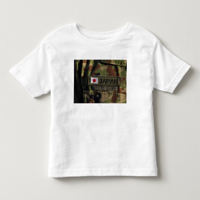 Close-up view 2 toddler T-Shirt (Front)