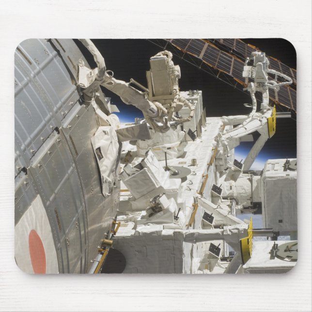 Close-up view of components mouse mat (Front)