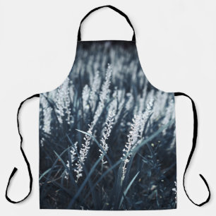 CLOSEUP PHOTOGRAPHY OF GREEN-LEAFED PLANT APRON