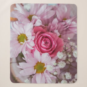 CLOSEUP PHOTOGRAPHY OF PINK ROSE SHERPA BLANKET