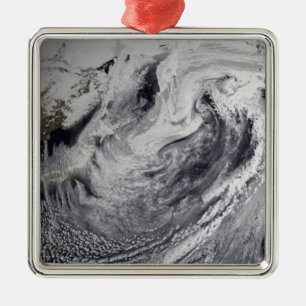 Cloud simulation of a single day metal tree decoration