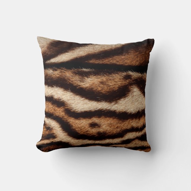 clouded leopard fur cushion (Front)