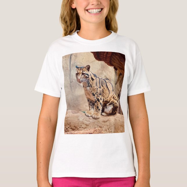 clouded leopard picture nature wildlife exotic T-Shirt (Front)