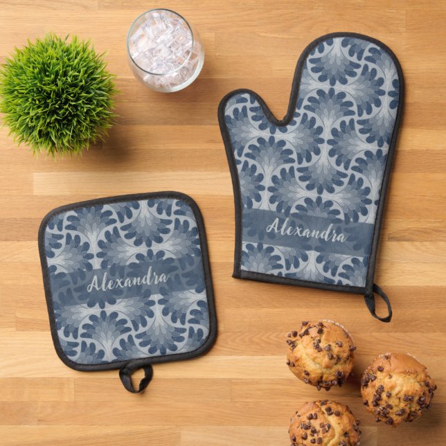 Coastal Blue Shell Pattern & Custom name Oven Mitt & Pot Holder Set (Top Down)