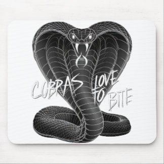 COBRAS LOVE TO BITE MOUSE MAT