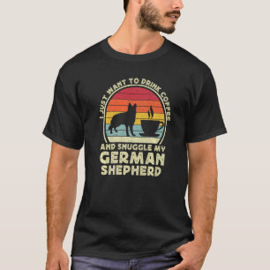 Coffee And German Shepherd Dog   Retro GSP Dad Mum T-Shirt