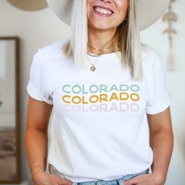 Colorado Groovy Wavy Shirt – Retro State Pride Tee (Colorado, Groovy, Wavy Text, Colorado Vibes, Mountain Chic, Retro Style, Rocky Mountains, Colorado L)