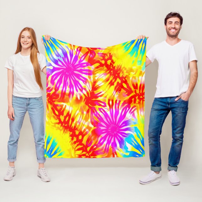 COLORFUL CUTE WEB INSPIRED DESIGN TIE DYE FLEECE BLANKET (In Situ)