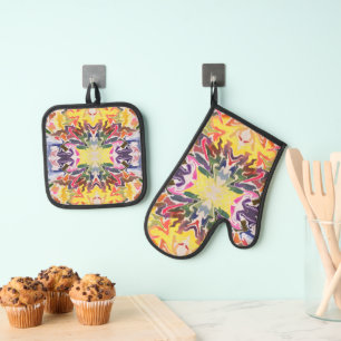 Colorful Retro Psychedelic Kaleidoscope Abstract Oven Mitt & Pot Holder Set