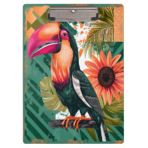 Colorful Tukan in the jungle