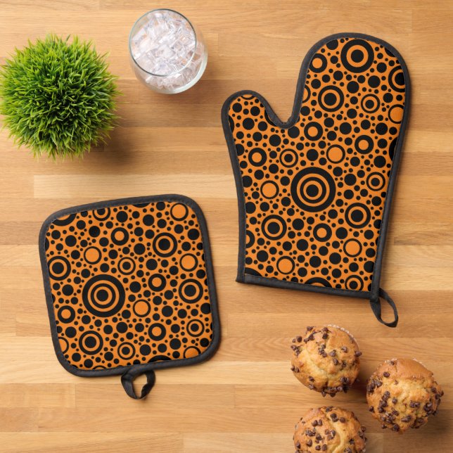 Colourful geometric shapes pattern 9a oven mitt & pot holder set (Top Down)