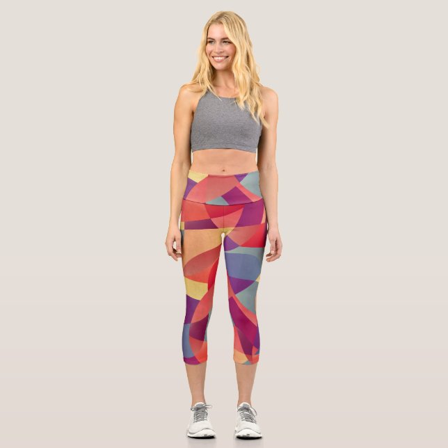 Colourful Grunge: Geometric Triangles Background Capri Leggings (Front)