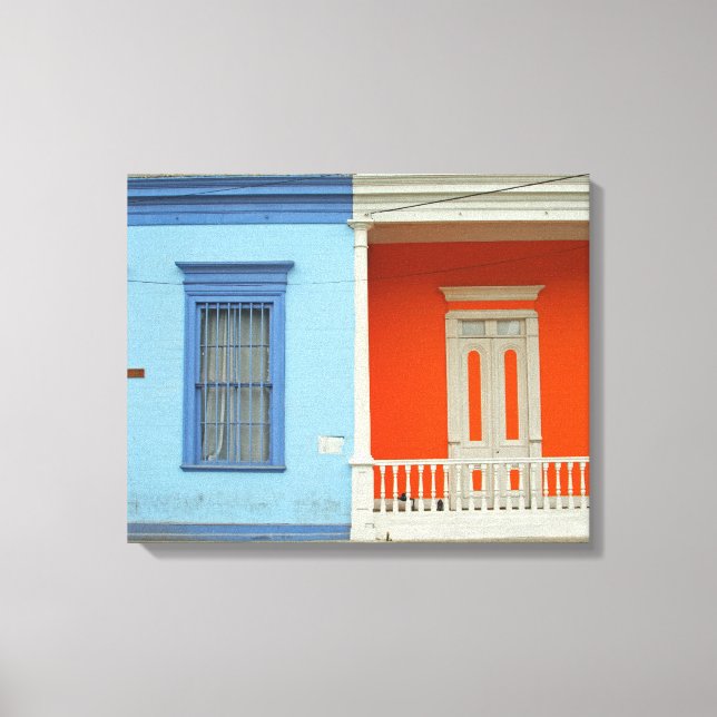 Colourful Iquique street Canvas Print (Front)