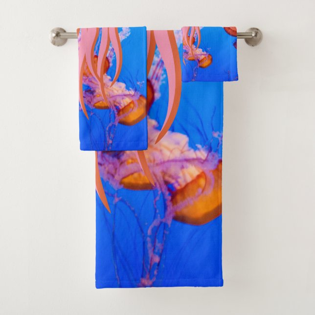 colourful jellyfish tentacles ocean life   bath towel set (Insitu)