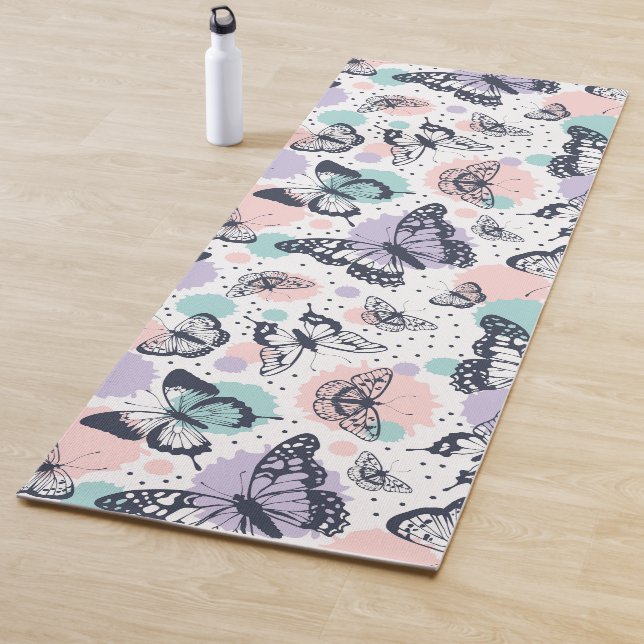 Colourful retro butterflies pattern. yoga mat (In Situ)
