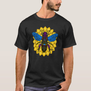 Colourful Royal Bumble Bee Pollinating Flower Dis T-Shirt