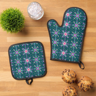 Colourful Snowflakes on Dark Blue Oven Mitt & Pot Holder Set