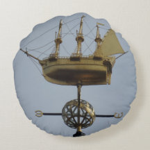 Compass Rose Calyon Round Pillow