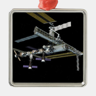 Computer generated view 19 metal tree decoration