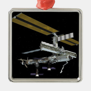 Computer generated view metal tree decoration