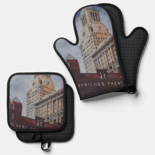 Con Edison's Brief Encounter with St Mark's Oven Mitt & Pot Holder Set