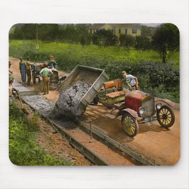 Construction - Dumping made easy 1925 Mouse Mat (Front)