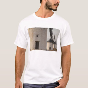 Consuegra, antique La Mancha windmills T-Shirt
