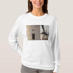 Consuegra, antique La Mancha windmills T-Shirt