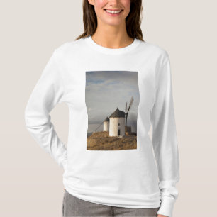 Consuegra, antique La Mancha windmills T-Shirt