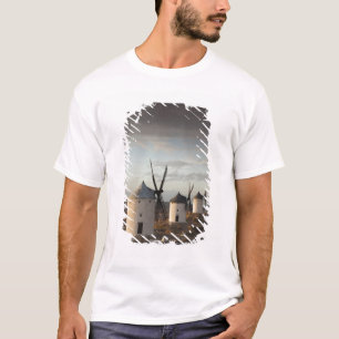 Consuegra, antique La Mancha windmills T-Shirt