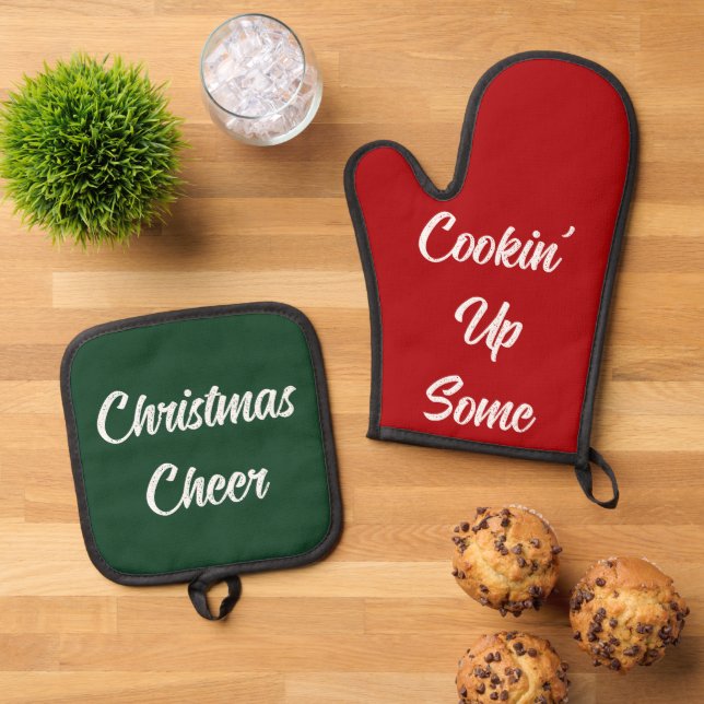 Cookin' Cheer Funny Christmas Gift Red Green Oven Mitt & Pot Holder Set (Top Down)