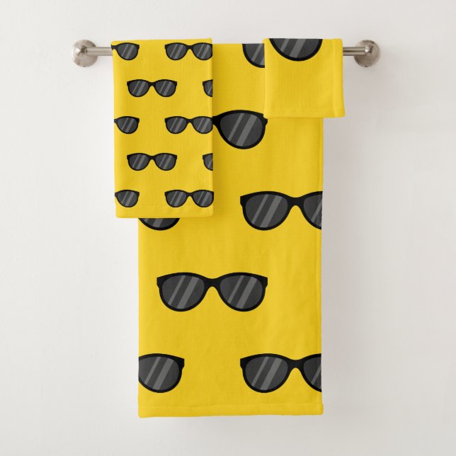 Cool Cartoon Sunglasses Bath Towel Set (Insitu)