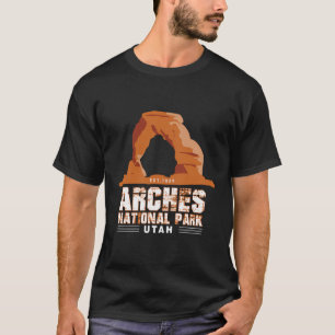 Cool Distressed Arches National Park T-Shirt