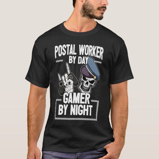 Cool Postman Saying Postman I Gaming Console Zocke T-Shirt (Front)