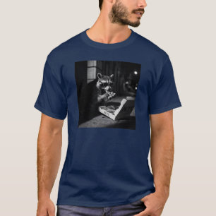Cool Racoon Eating Pizza  T-Shirt