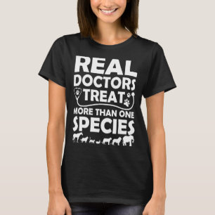 Cool Veterinarian Design For Men Women Veterinary T-Shirt
