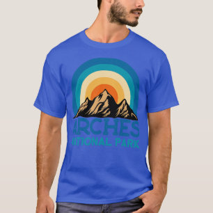 Cool Vintage Retro Arches National Park Mountain H T-Shirt