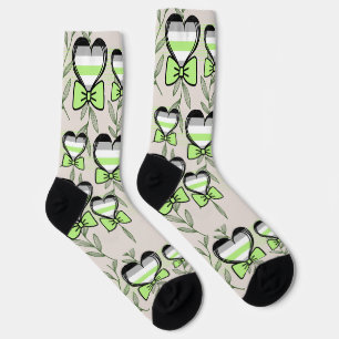 corazones pattern socks