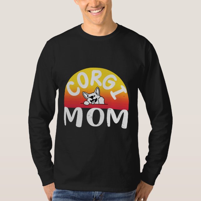 Corgi Mum  320 T-Shirt (Front)