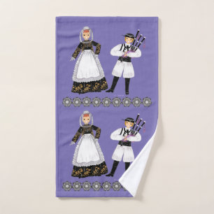 Costume traditionnel de Bretagne, France Hand Towel