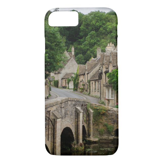 Costwolds town Castle Combe iPhone 7 case (Back)