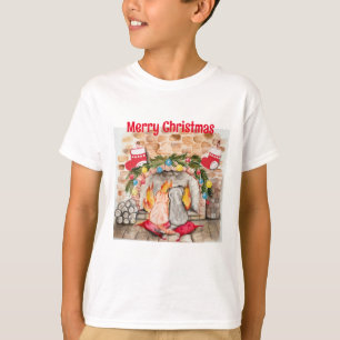 Cosy Christmas mantel with dog and cat T-Shirt