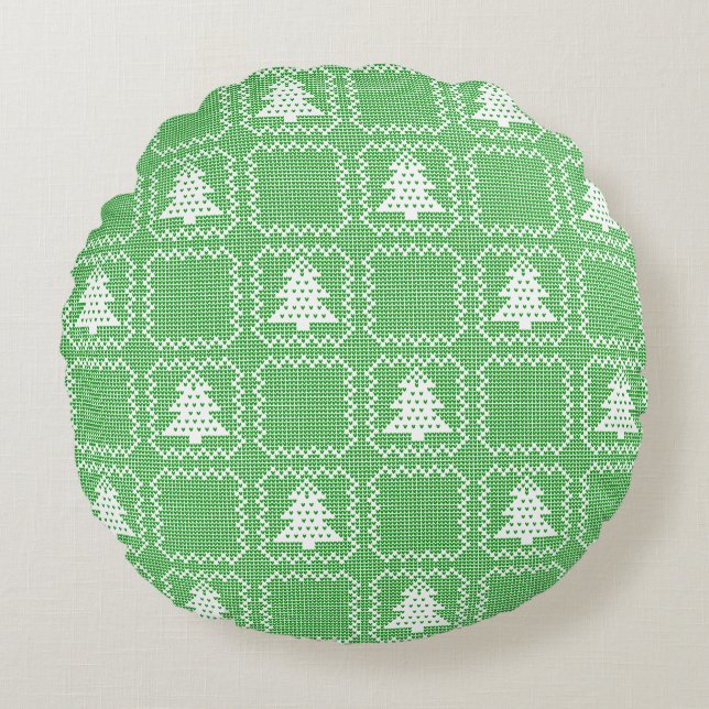 Cosy Christmas tree ugly sweater chequered pattern Round Cushion (Front)