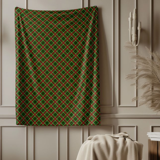 Cosy Holiday Tartan Blanket for Family Moments (Cozy Holiday Tartan Blanket for Family Moments)