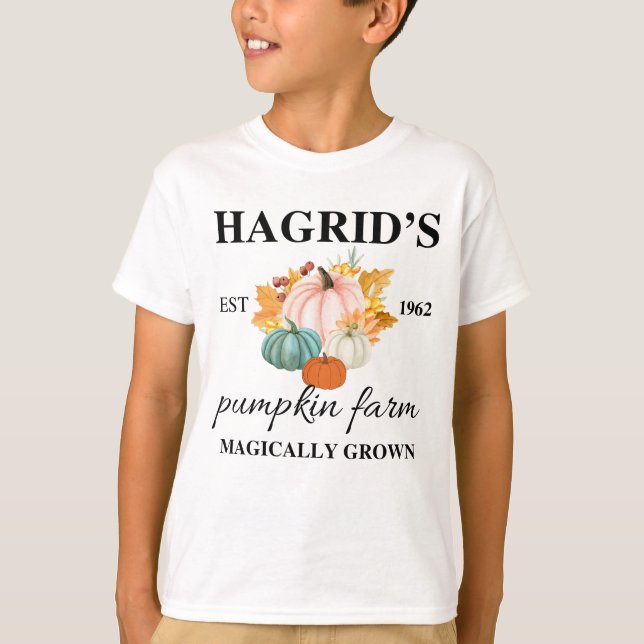 Cosy Pumpkin Patch Graphic T-shirt (Front)