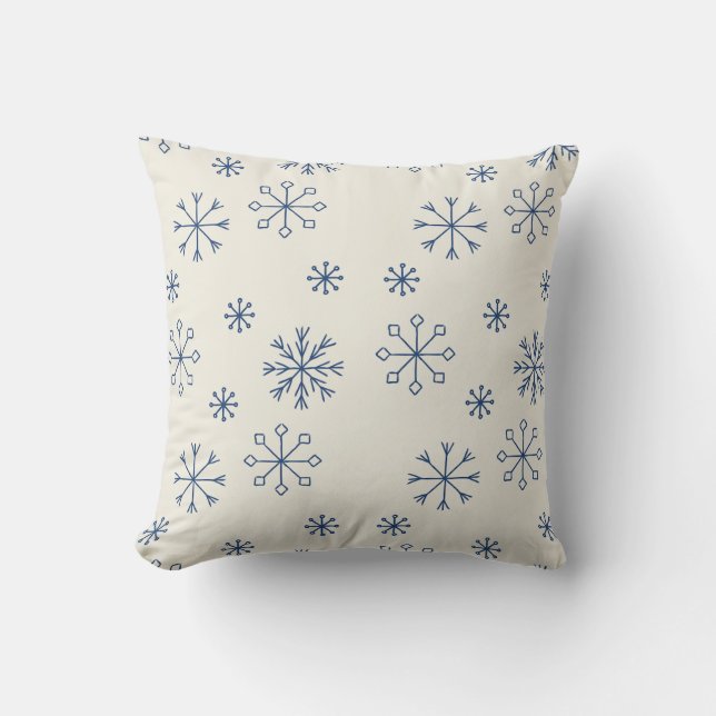 Cosy snowflake pillow (Front)