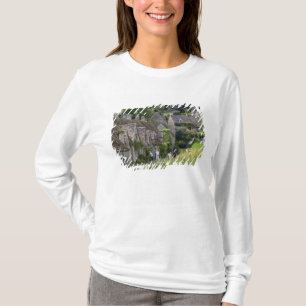 Cotswold stone cottages in the village of T-Shirt